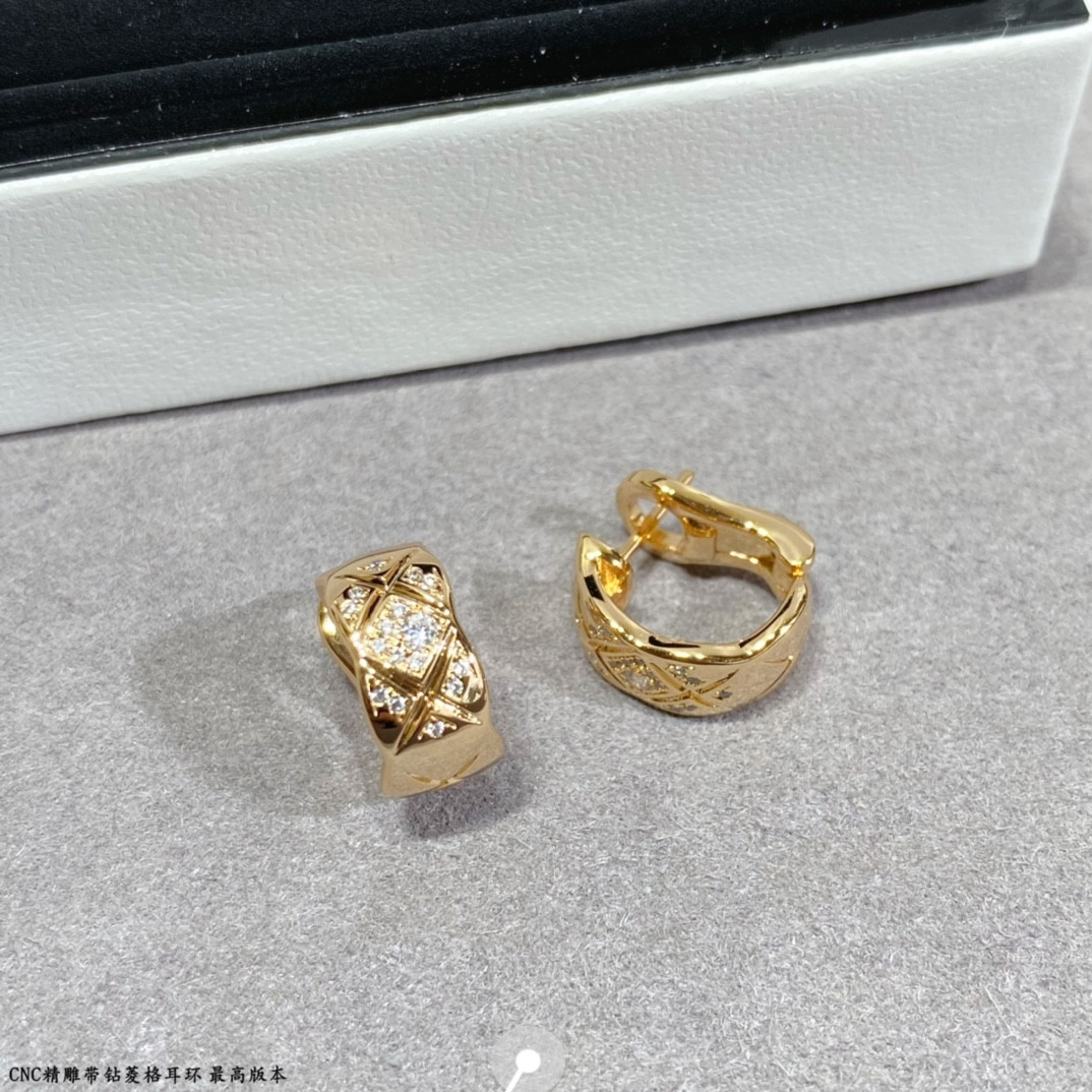 ch*el carved Di*m*nd with Di*m*nd earrings