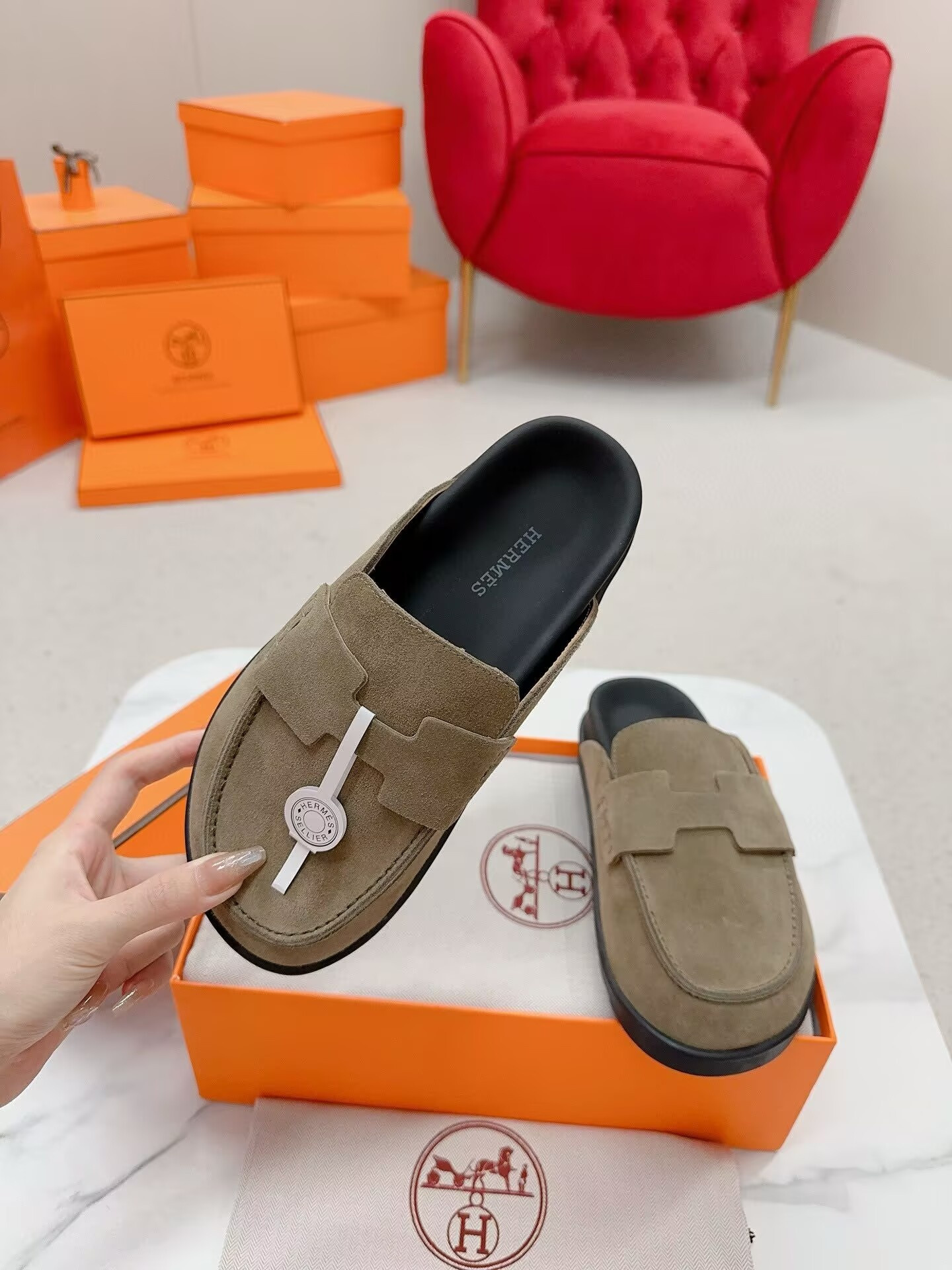 UA Hermès slippers