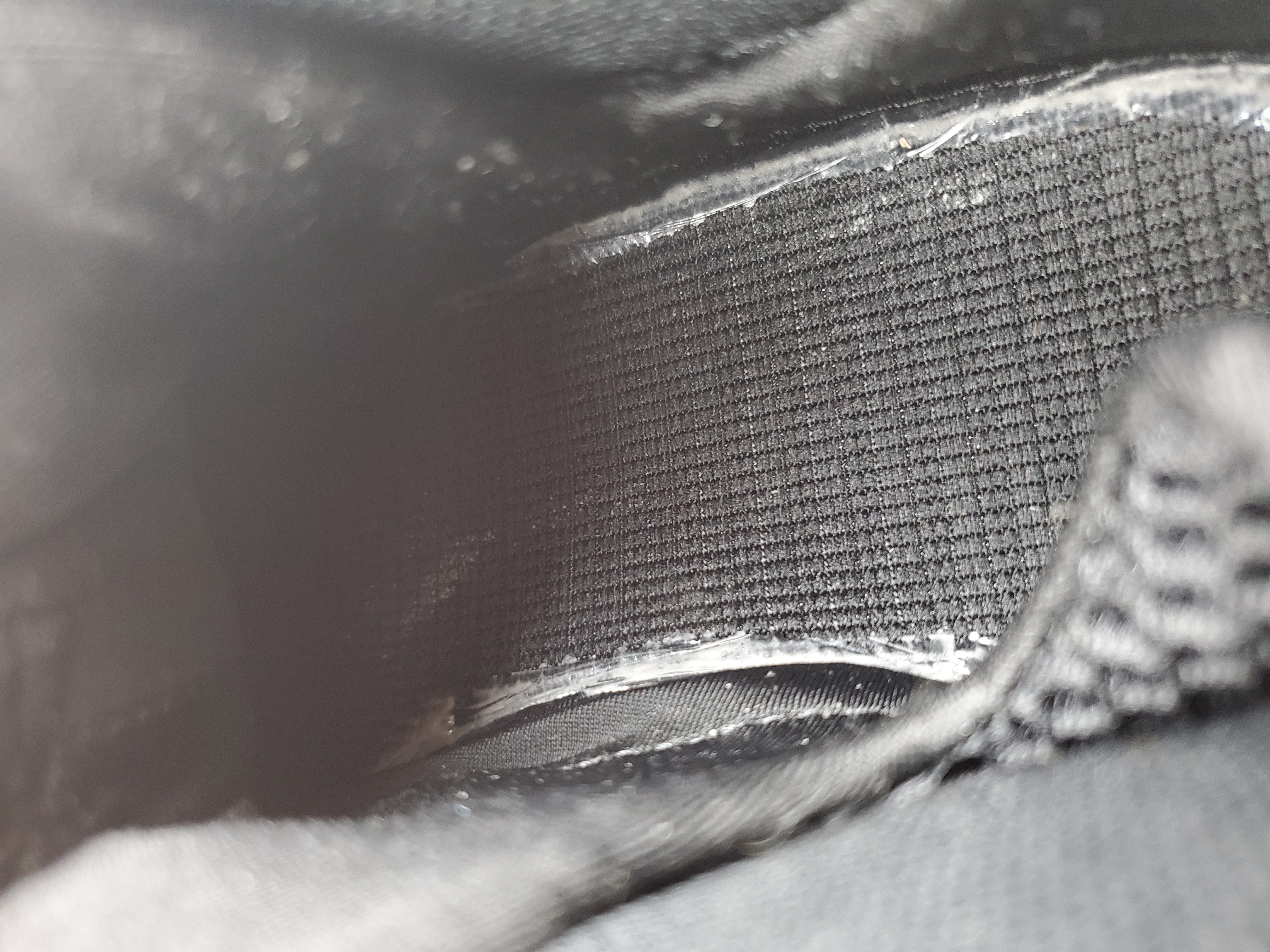 Nike Air Foamposite One “Black/Gold-Red”