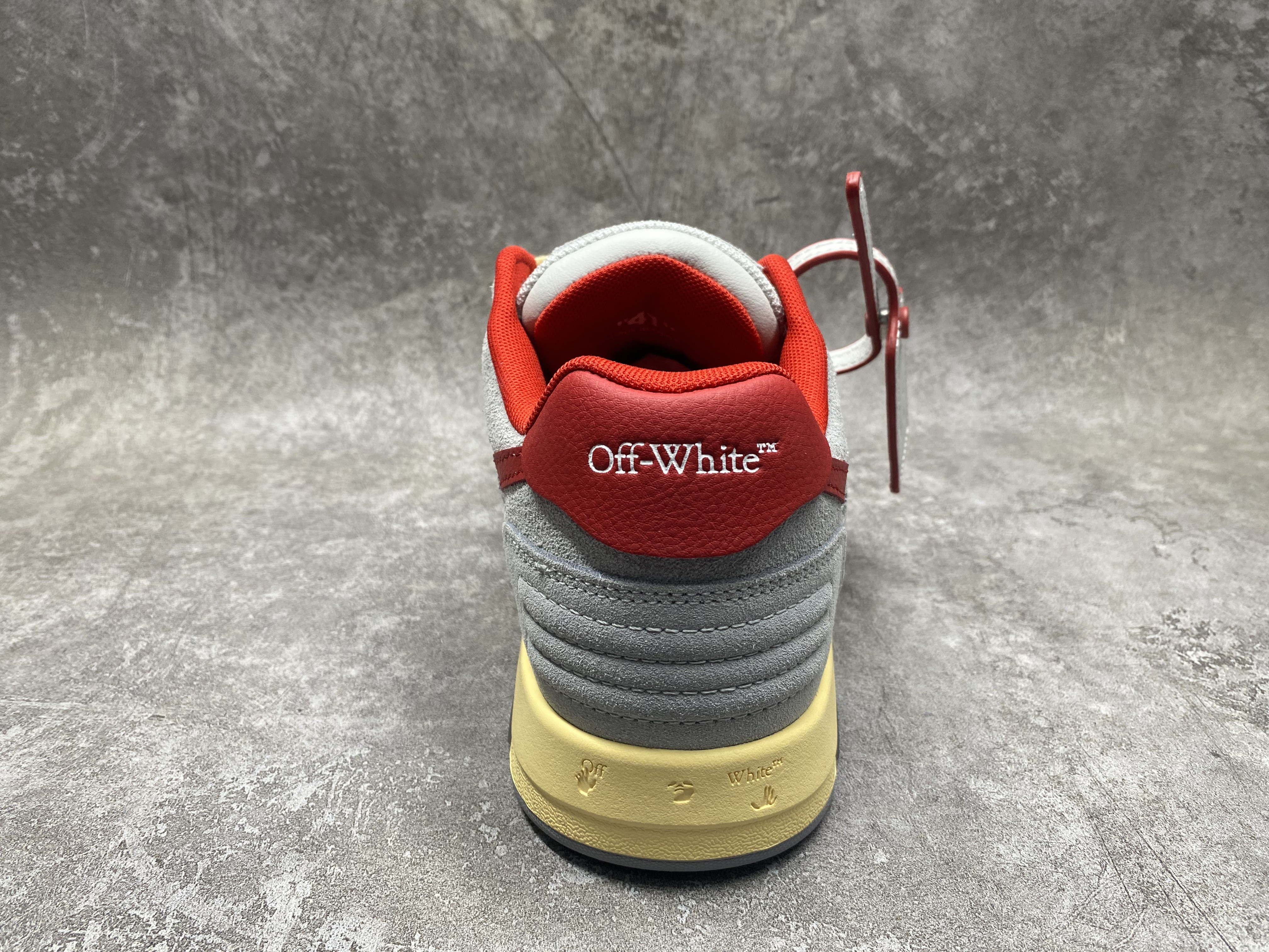 UA OFF-WHITE OUT OF OFFICE LOW