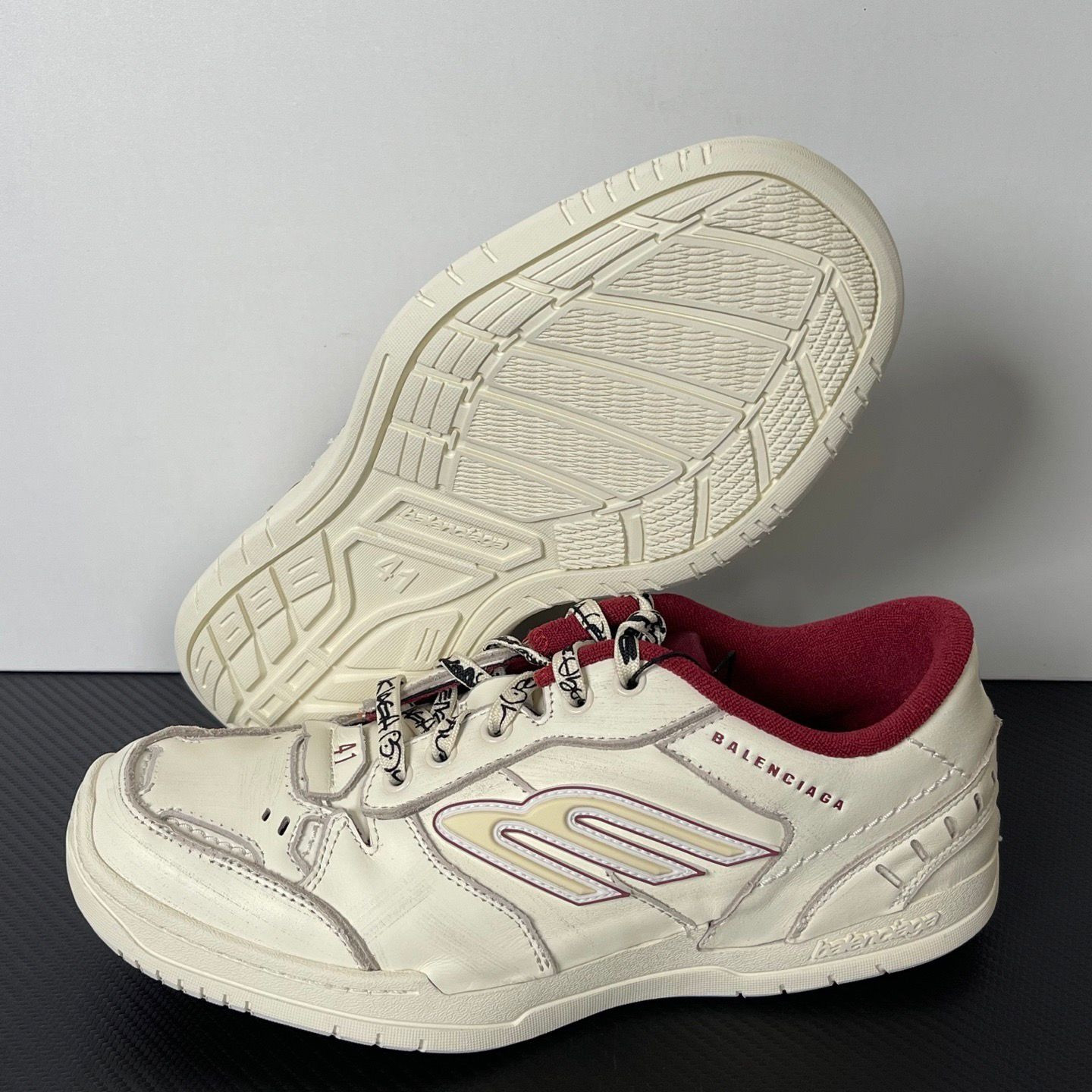 ua Ba*len*cia*ga hamptons medium worn-out sneaker (run one size large)