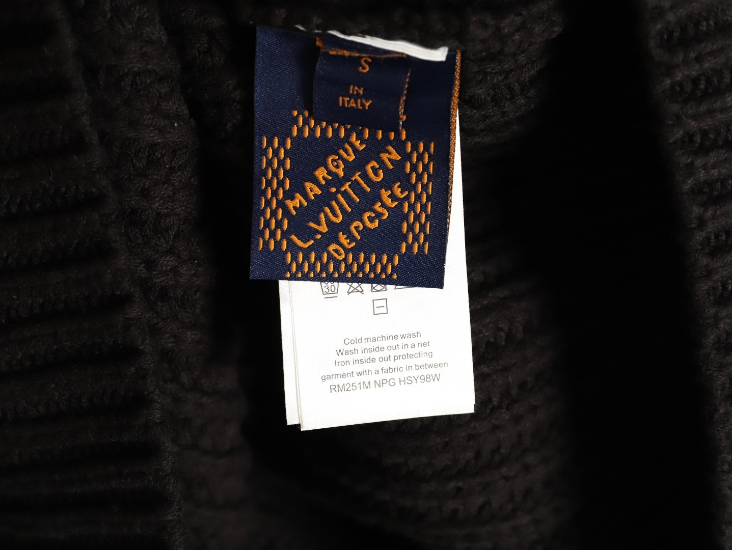 l0*is V*t0n lv knitting sweaters