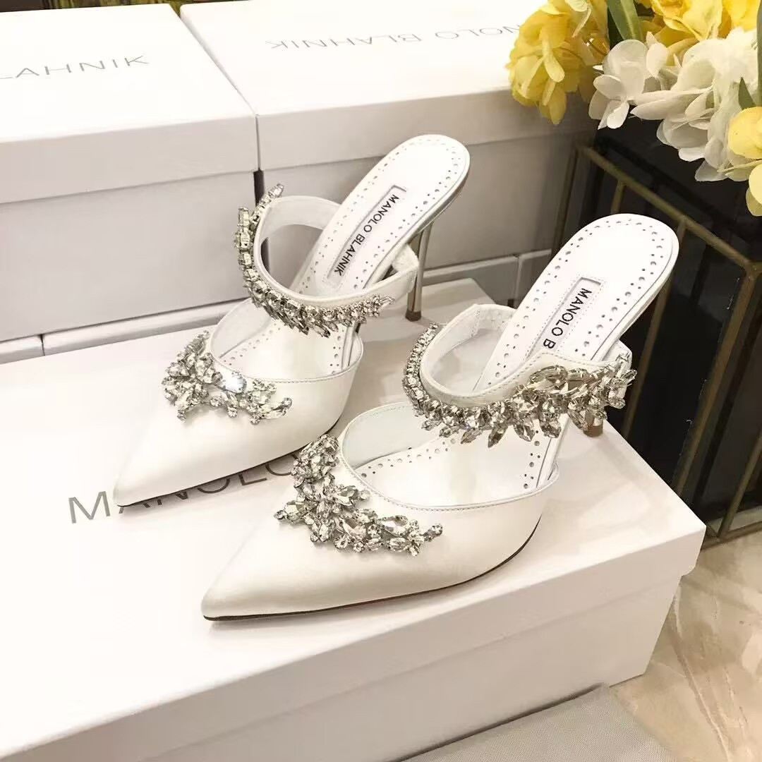 UA MANOLO BLAHNIK Shoes