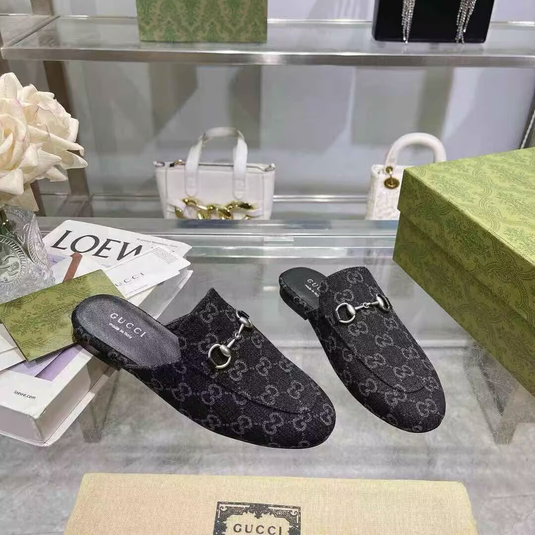 ua G*u*i princetown slipper