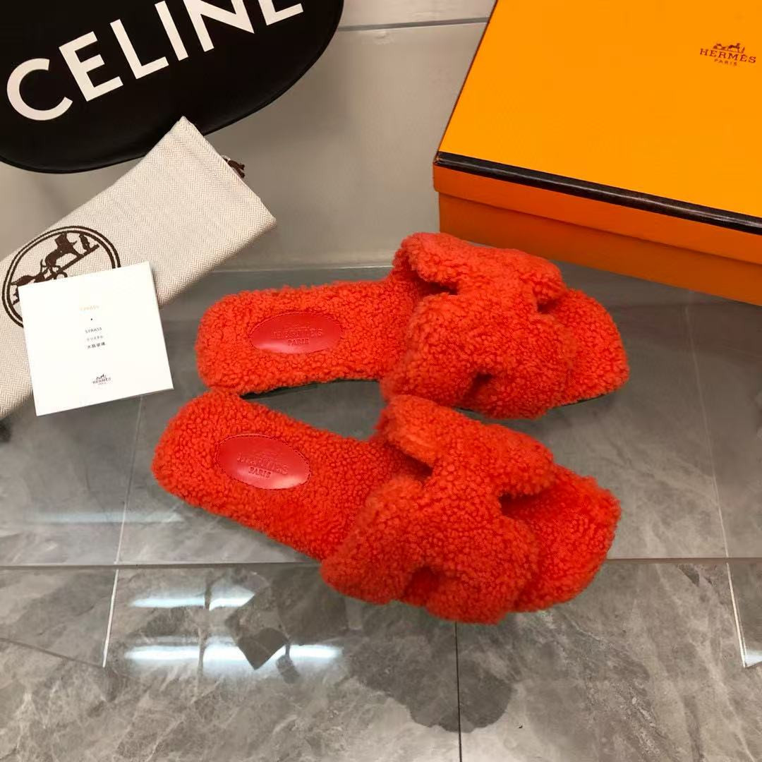 UA Hermès Oran sandal