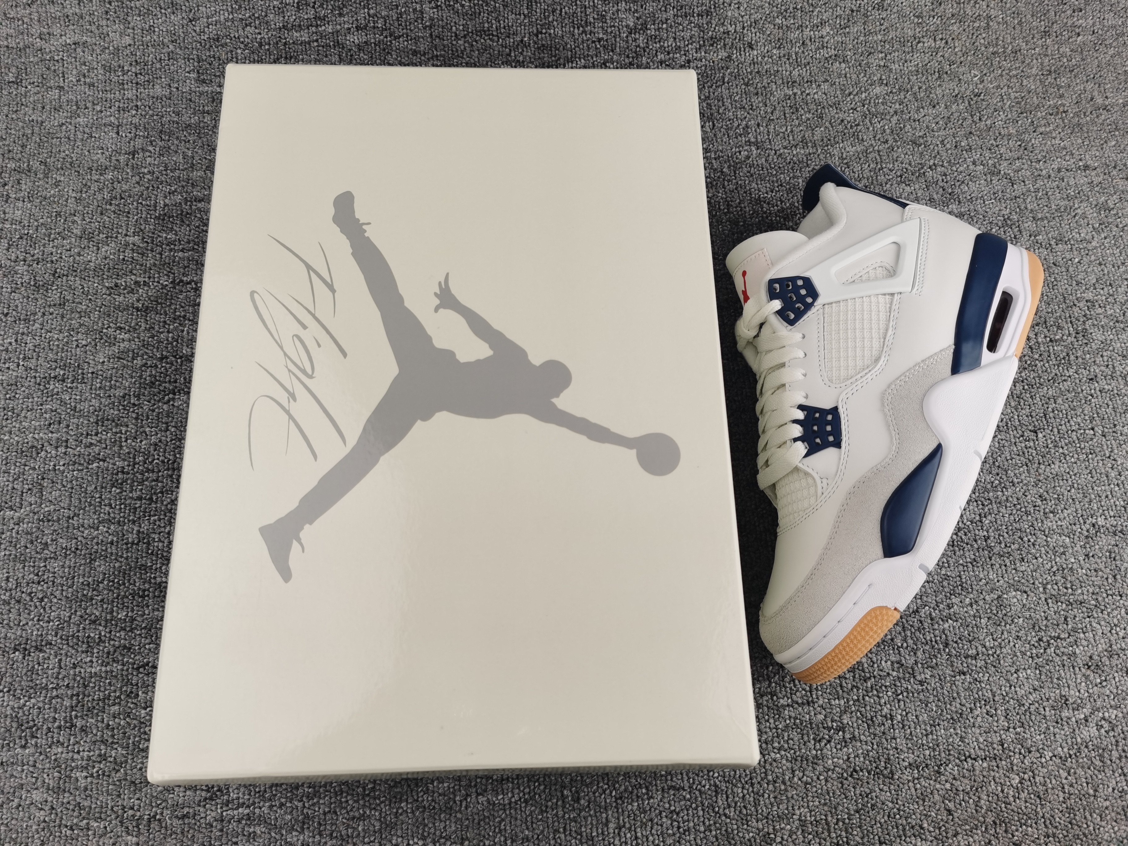 UA Air Jordan 4 Retro