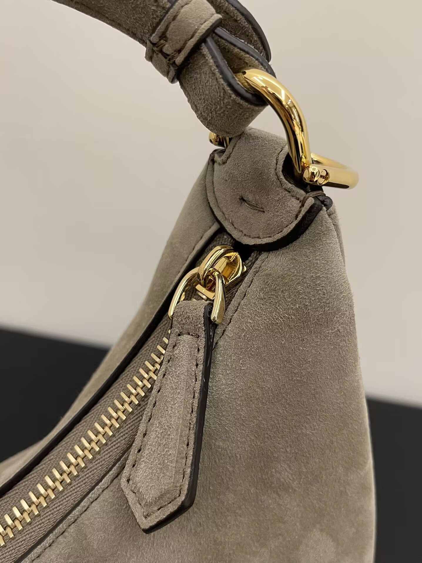 F**di graphy icon 29x24.5x10cm