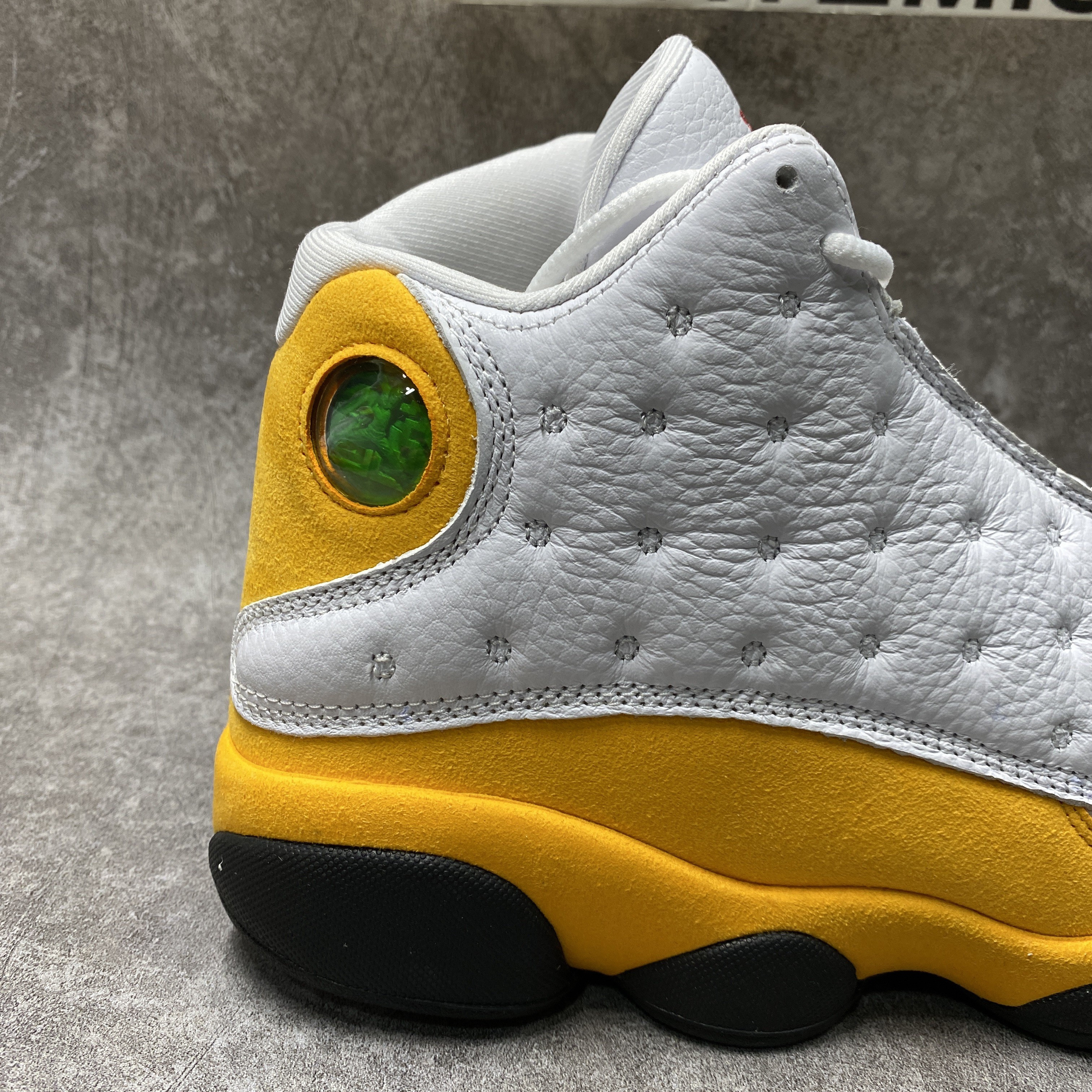 Air Jordan 13 Del Sol