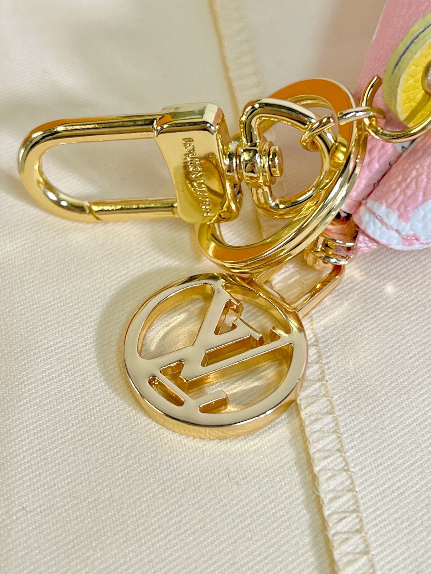 LV BERLINGOT BAG CHARM AND KEY HOLDER M00669