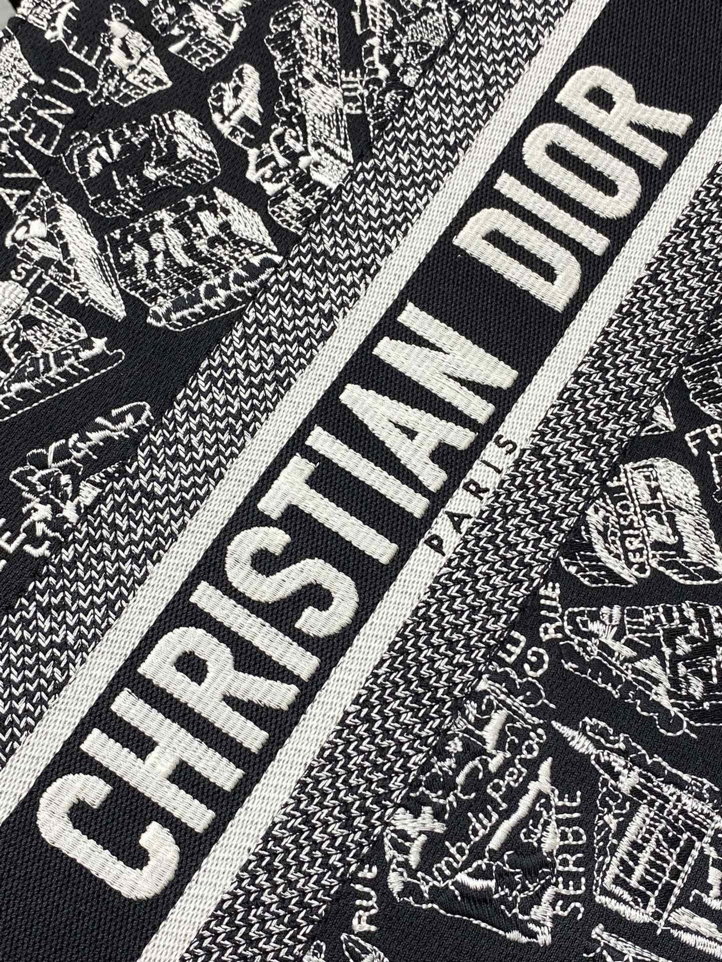 D*or medium D*or book tote black and white plan de paris embroidery 36 x 27.5 x 16.5 cm