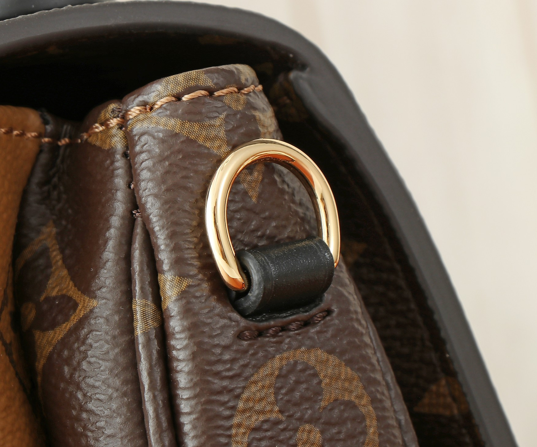 LV Pochette Métis Backpack M11941 20x17x7CM