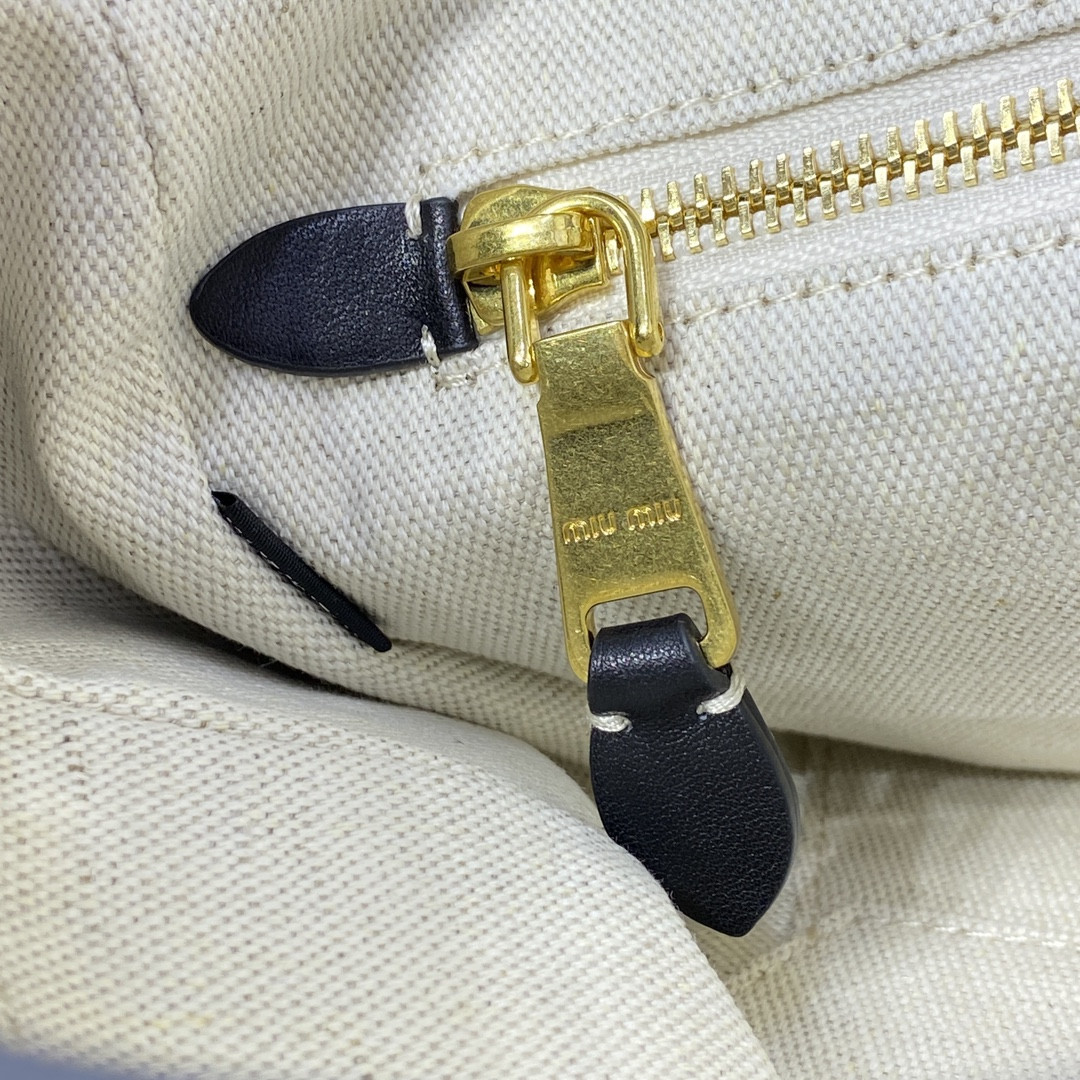 Miu Miu IVY leather bag 23.5x22x12cm