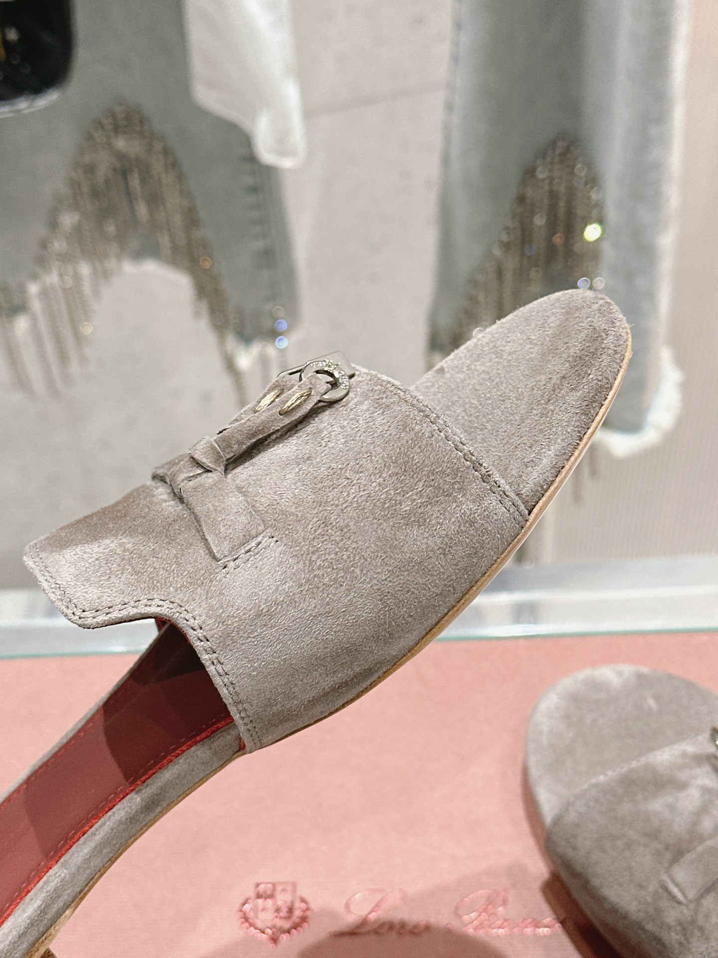 ua L**o p*ana summer charms sandal