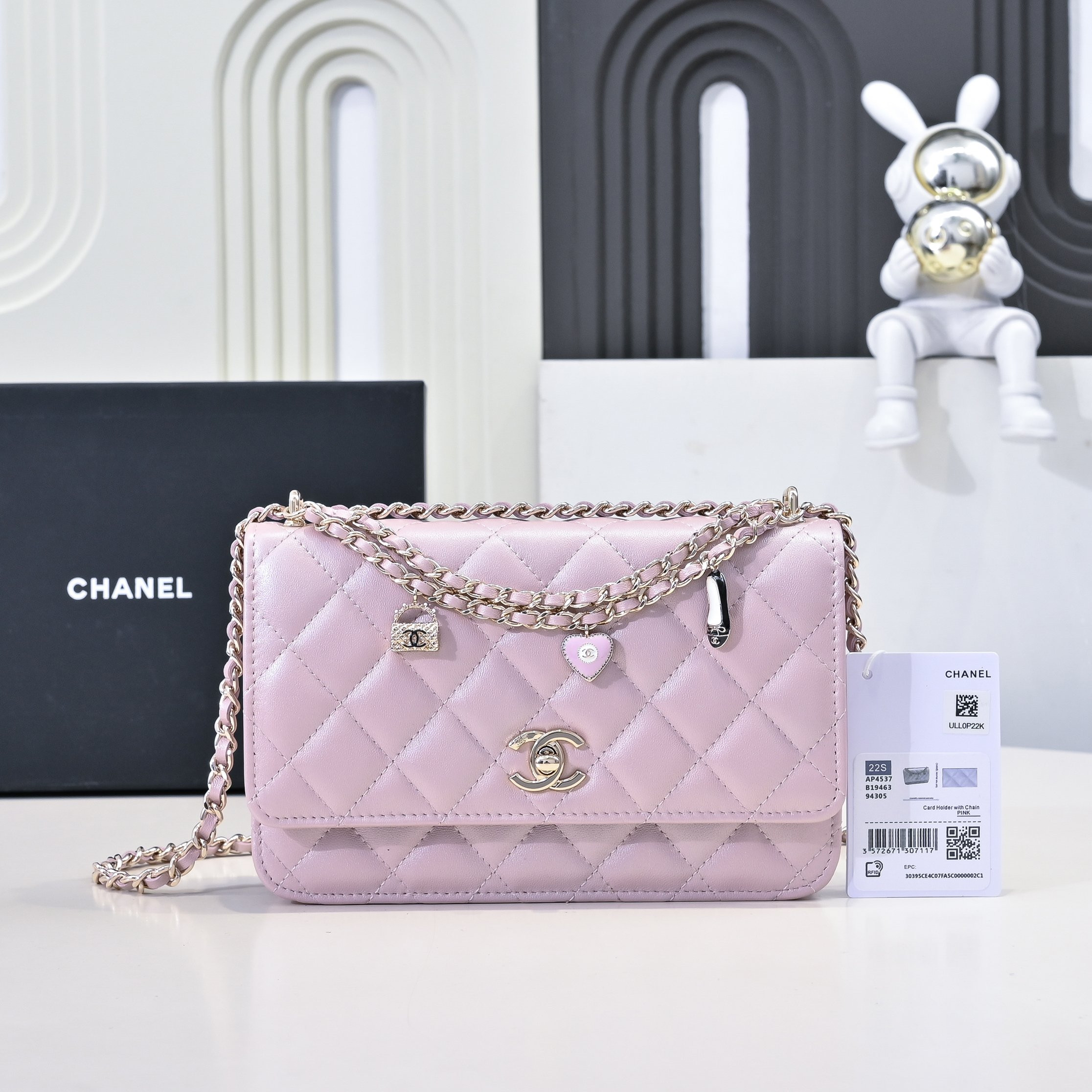 Ch*el spring-summer 2025 pre collection wallet on ap4537 19.5 × 13 × 3.5cm