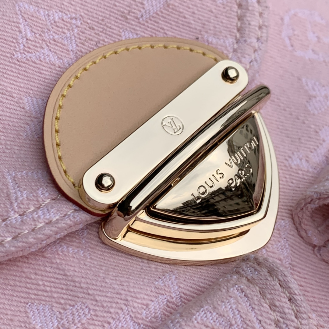 LV Venice Backpacks M13031 24 x 26 x 7 cm