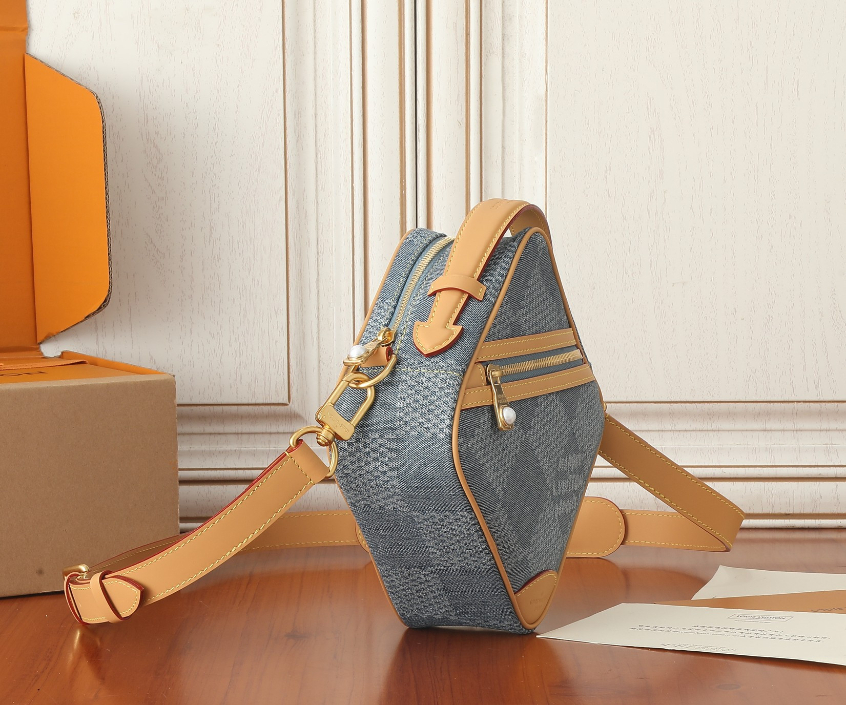 LV Chess Messenger N40706 24x24x8cm