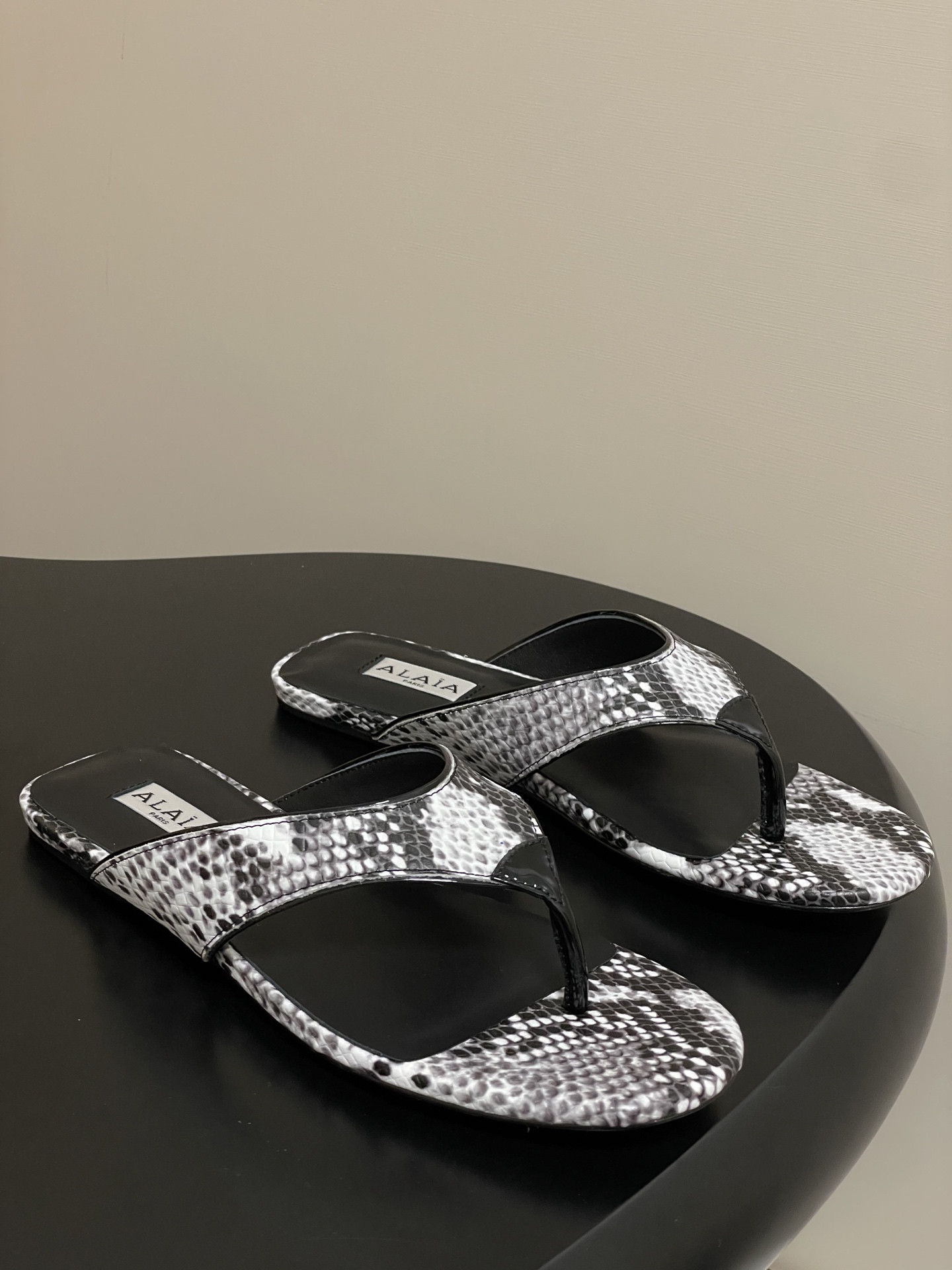 UA Alaia Triangle Flat Slides(Customized Size 7-10 days production time)