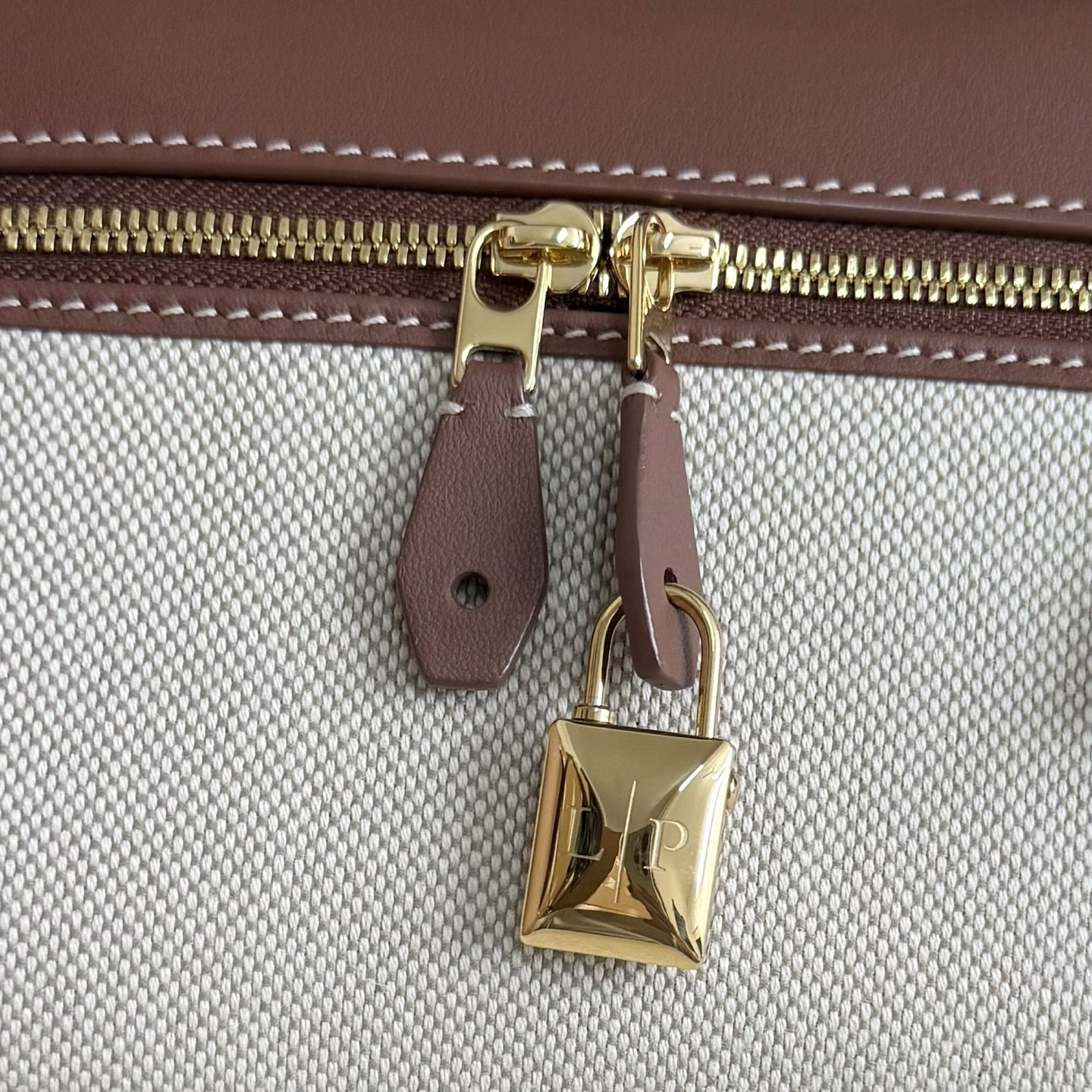 L**o p*ana extra bag l23 23x12x7cm