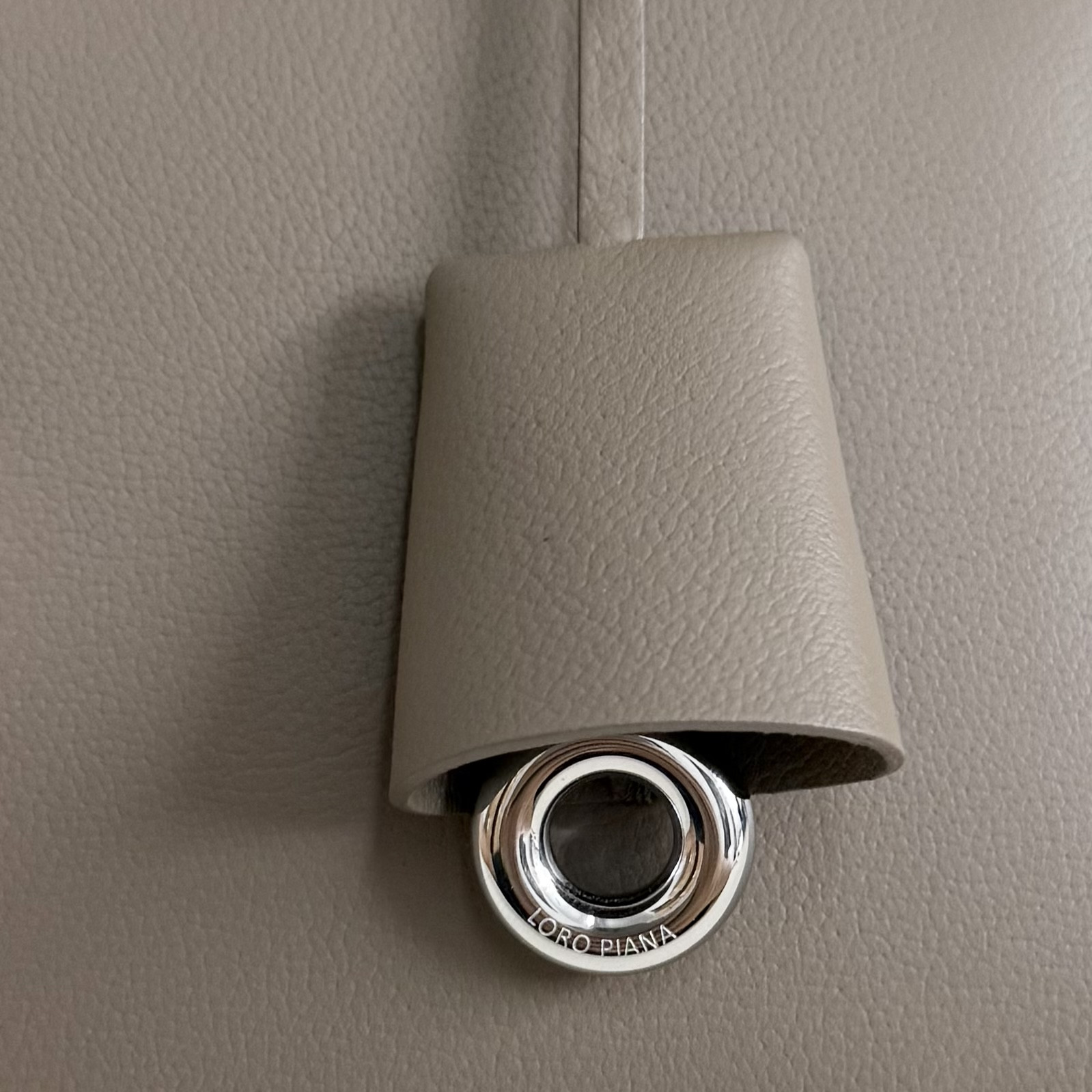 L**o p*ana extra pocket l27 calfskin 16x27x10cm