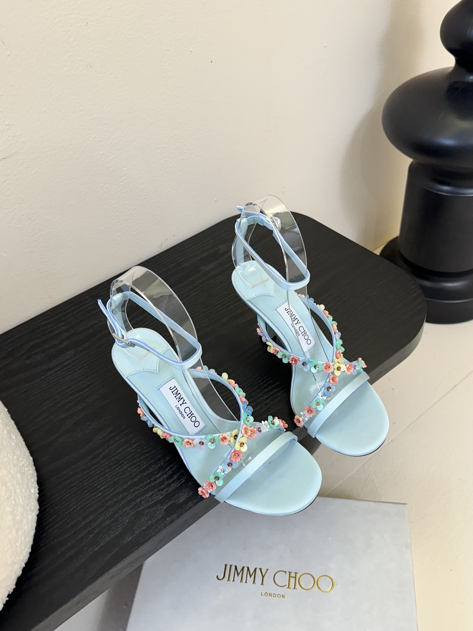 ua Ji*y Ch* blanche sandals 9cm