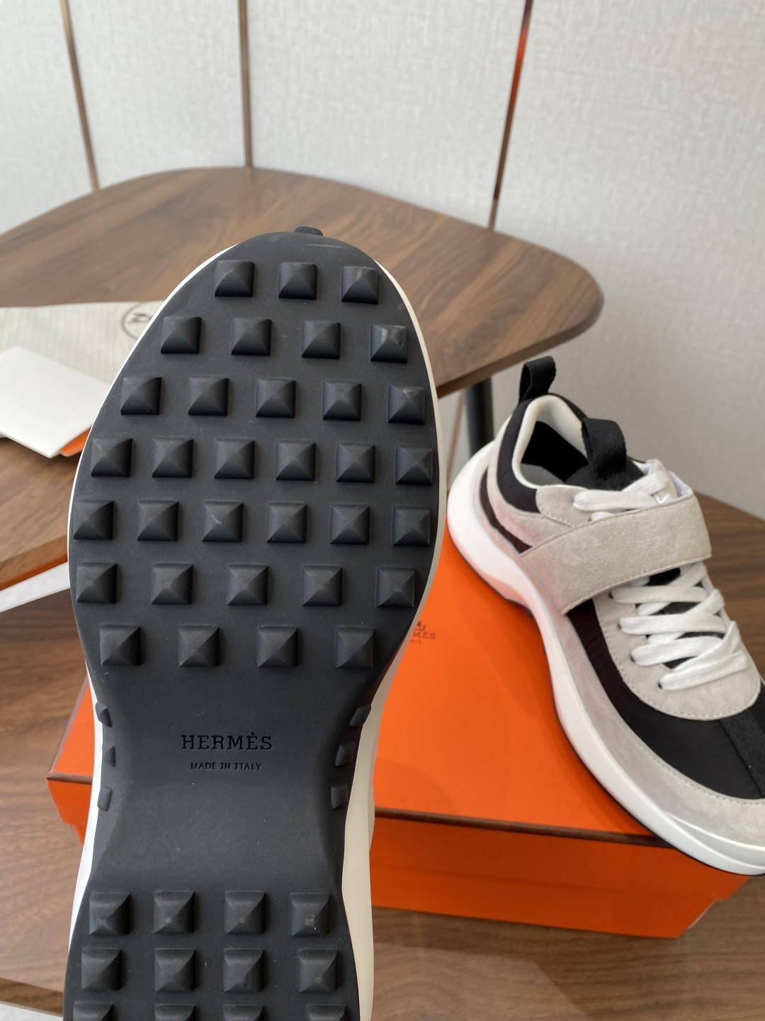 UA Hermès Loop Sneaker