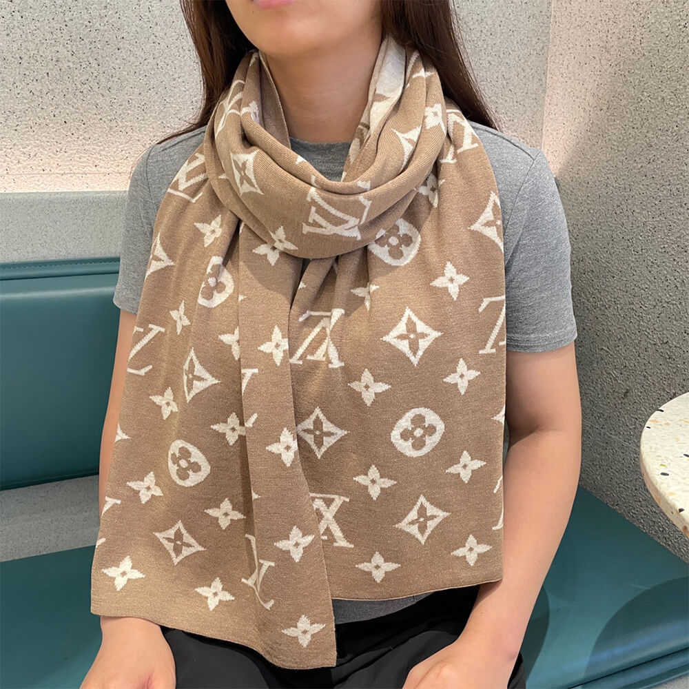 LV Scarf